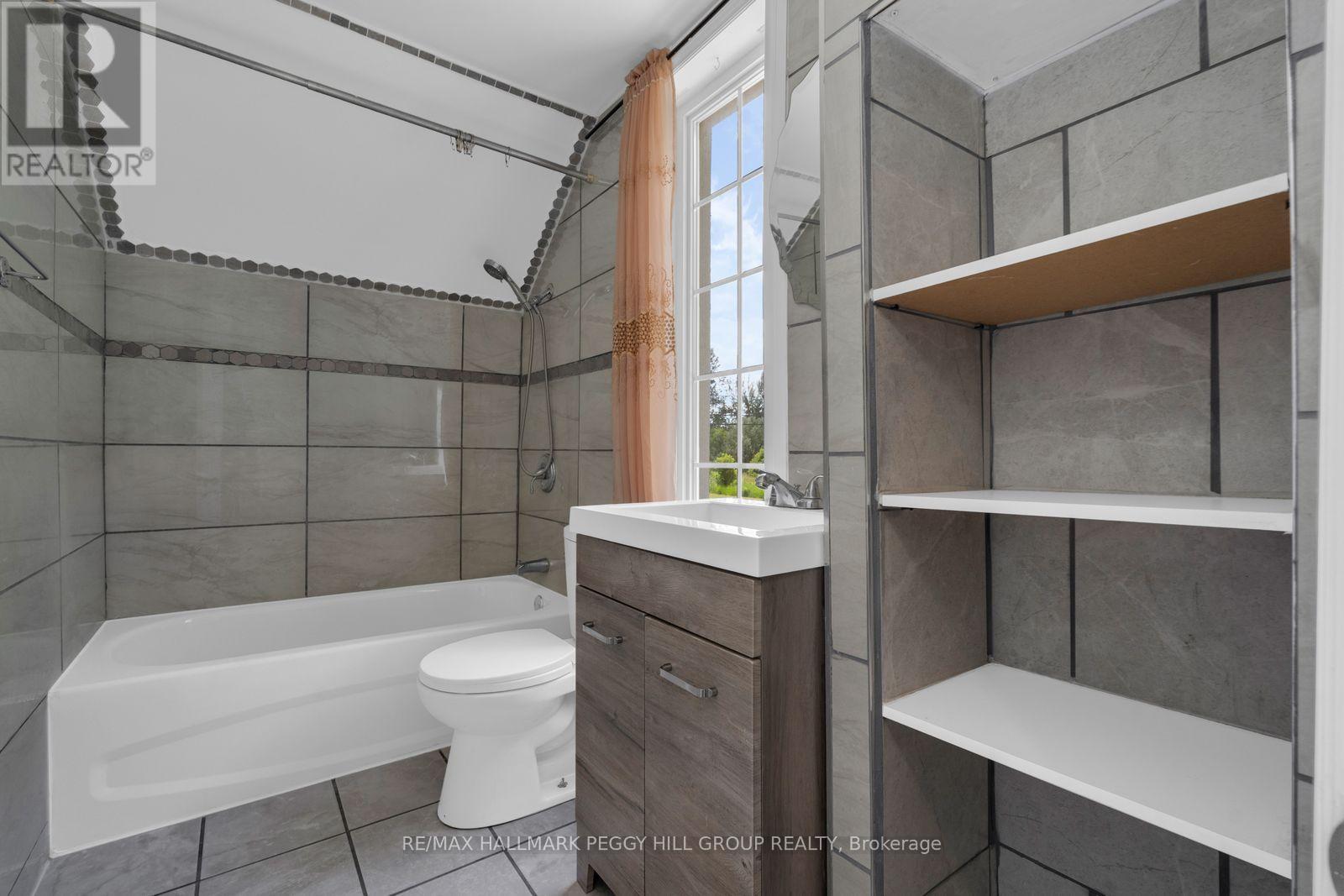 132 QUEEN STREET W - 10