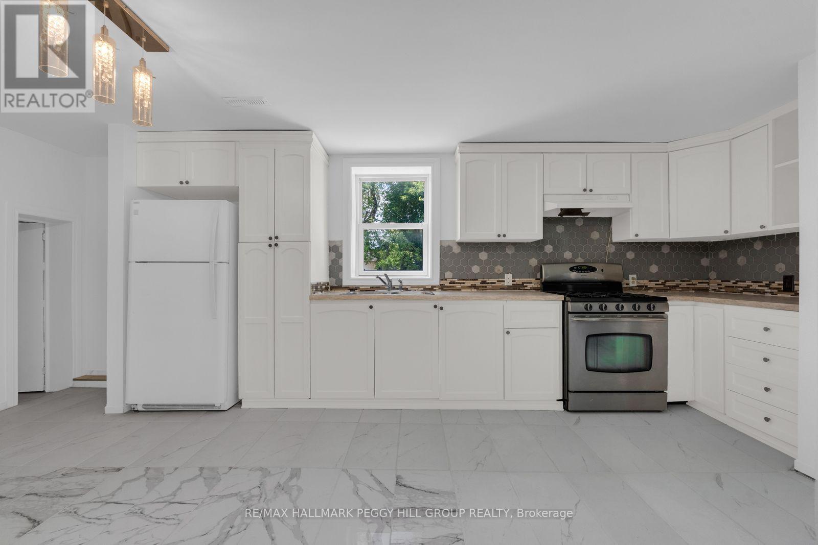 132 QUEEN STREET W - 4