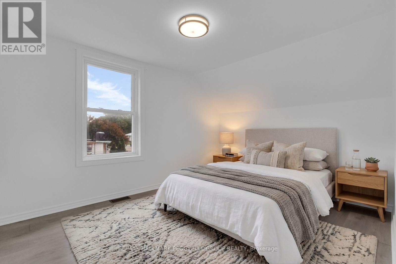 132 QUEEN STREET W - 8
