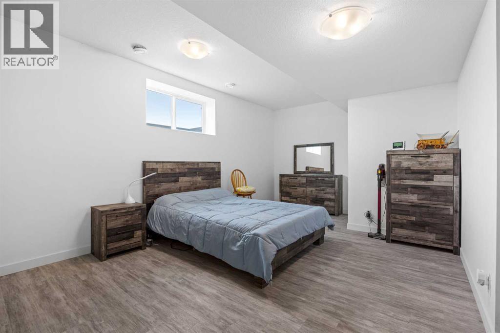 349053 Tamarack Drive E - Image 34