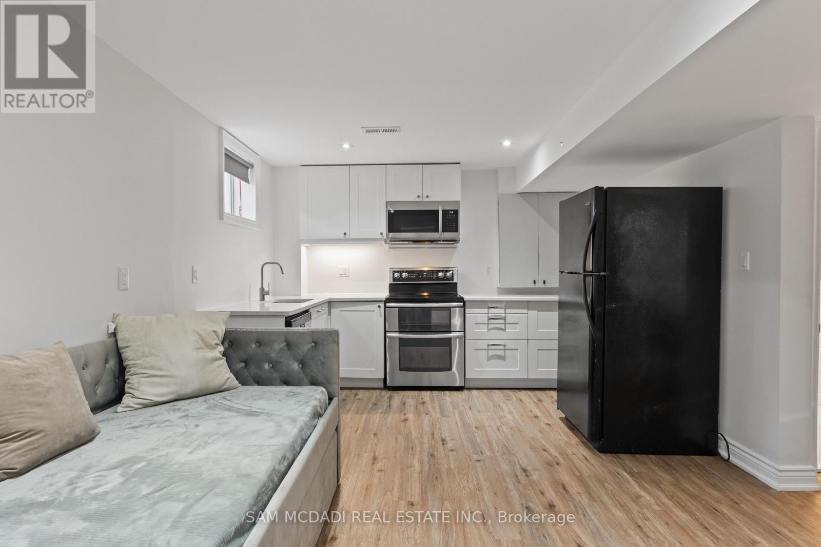 920 CLARK BOULEVARD - 33