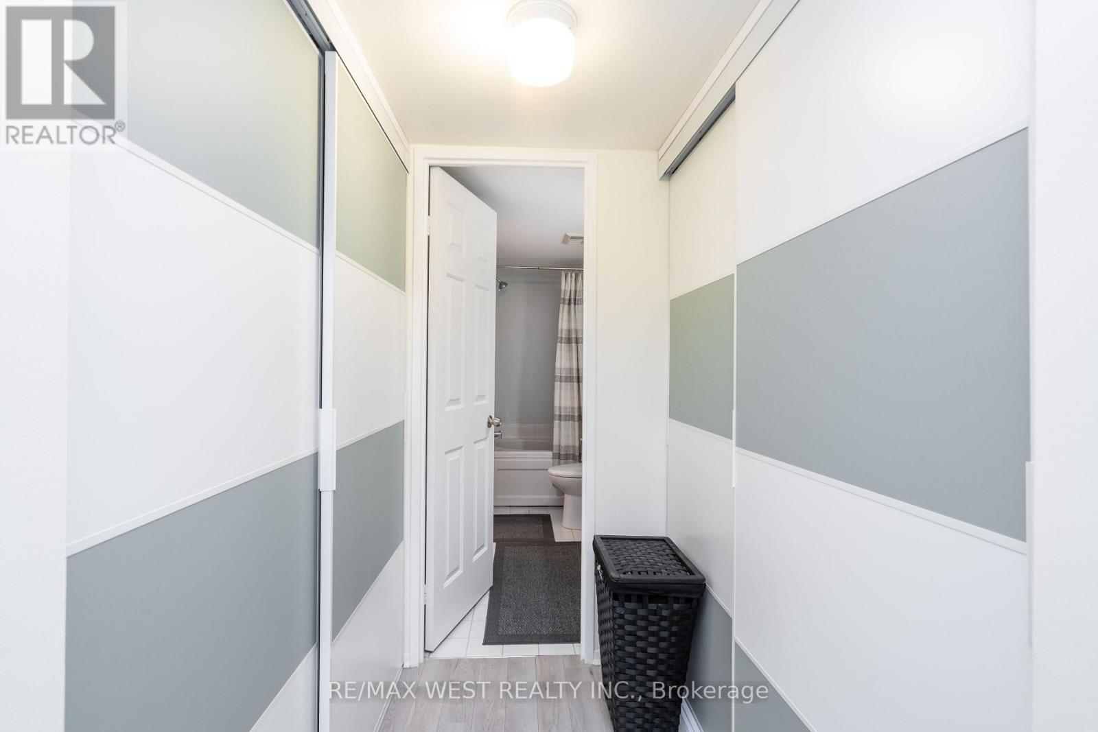 #749 24 SOUTHPORT STREET - 34
