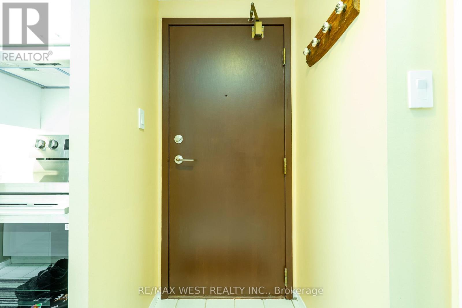 #749 24 SOUTHPORT STREET - Image 8