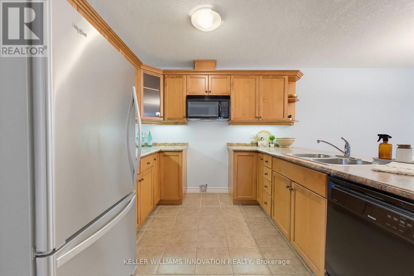 906 BAKER AVENUE S - 13