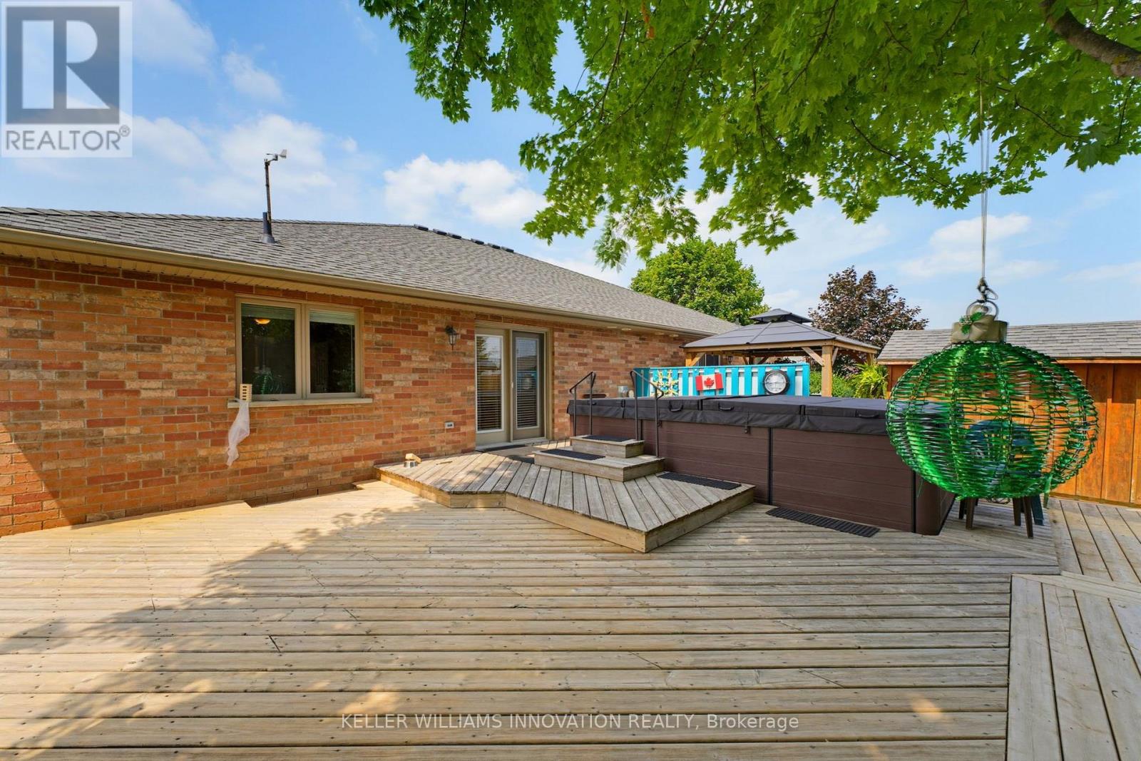 906 BAKER AVENUE S - 28
