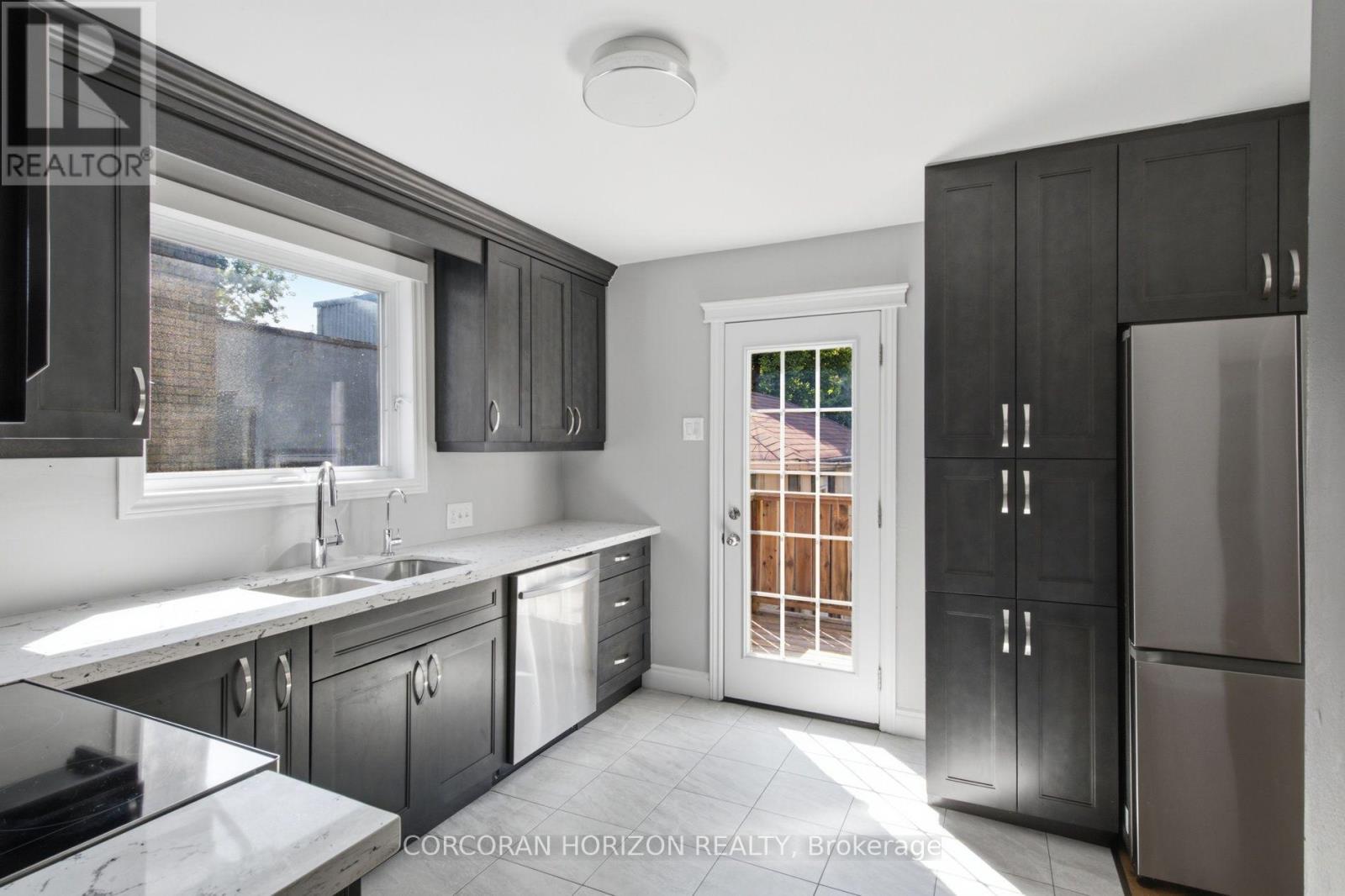 281 GUELPH STREET - 14