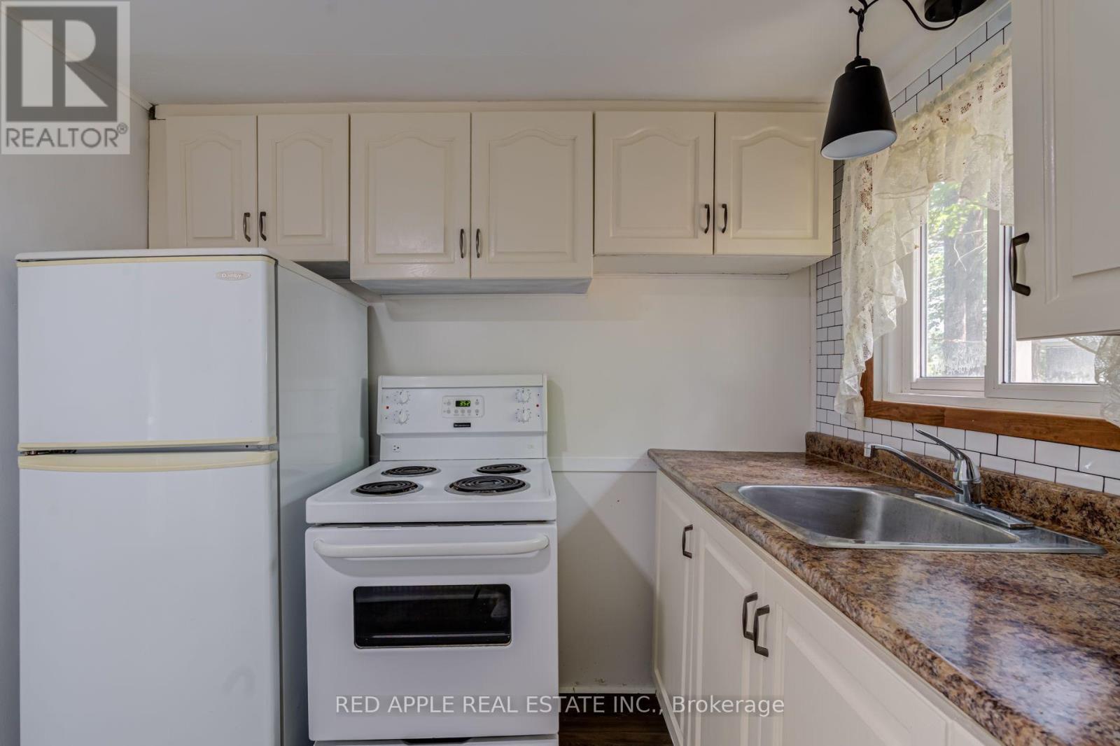 17568 HWY #41 - Image 13