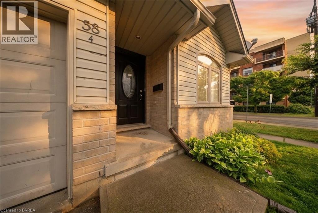 #4 58 WATERLOO Street - 2