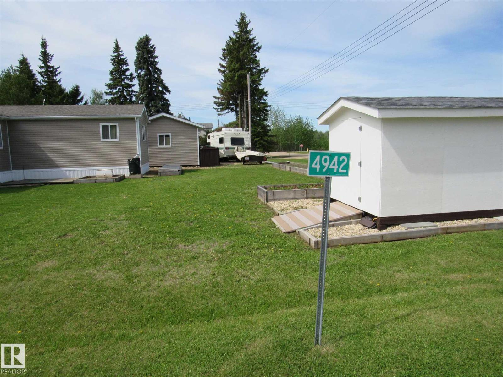 4942 - 49 ST - 2