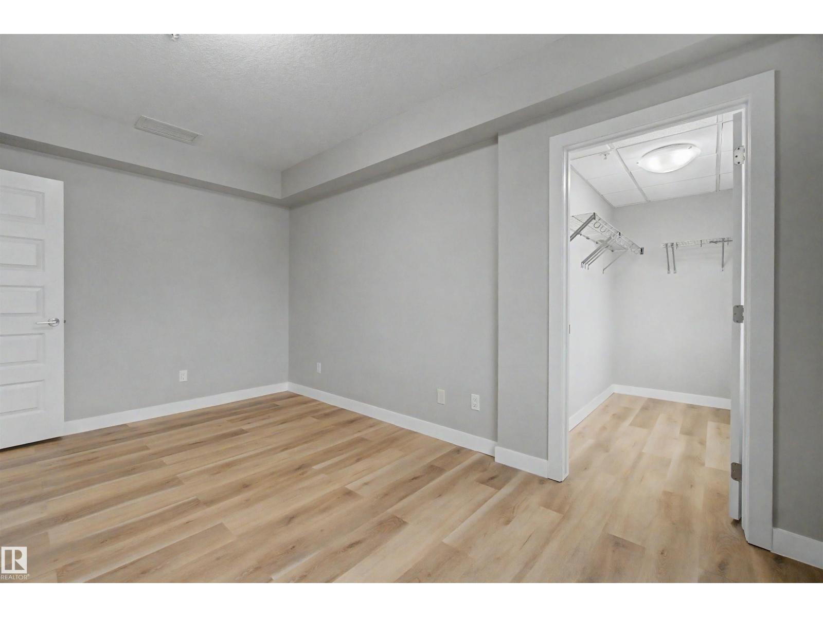 #1225 5151 WINDERMERE BV SW - 16