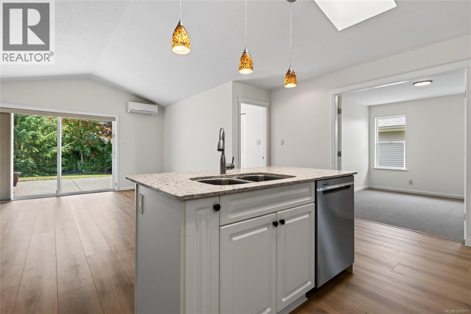 #132 1919 St. Andrews Pl - 10