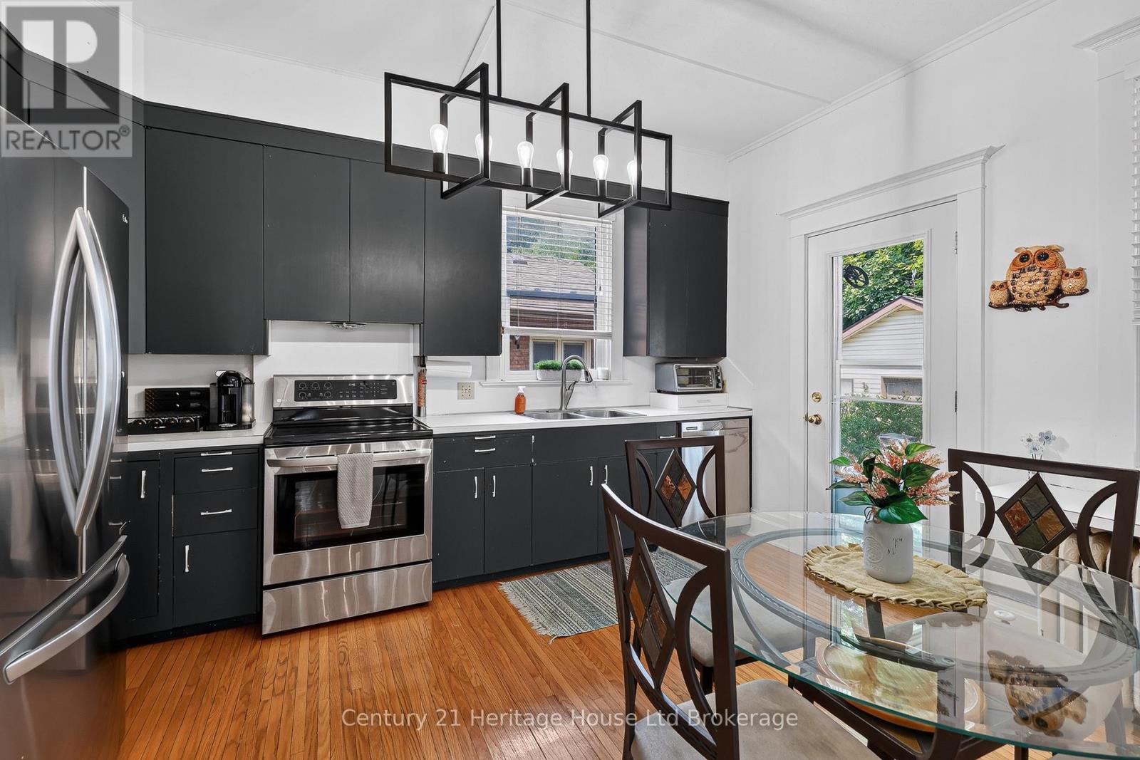 457 BULLER STREET - 18