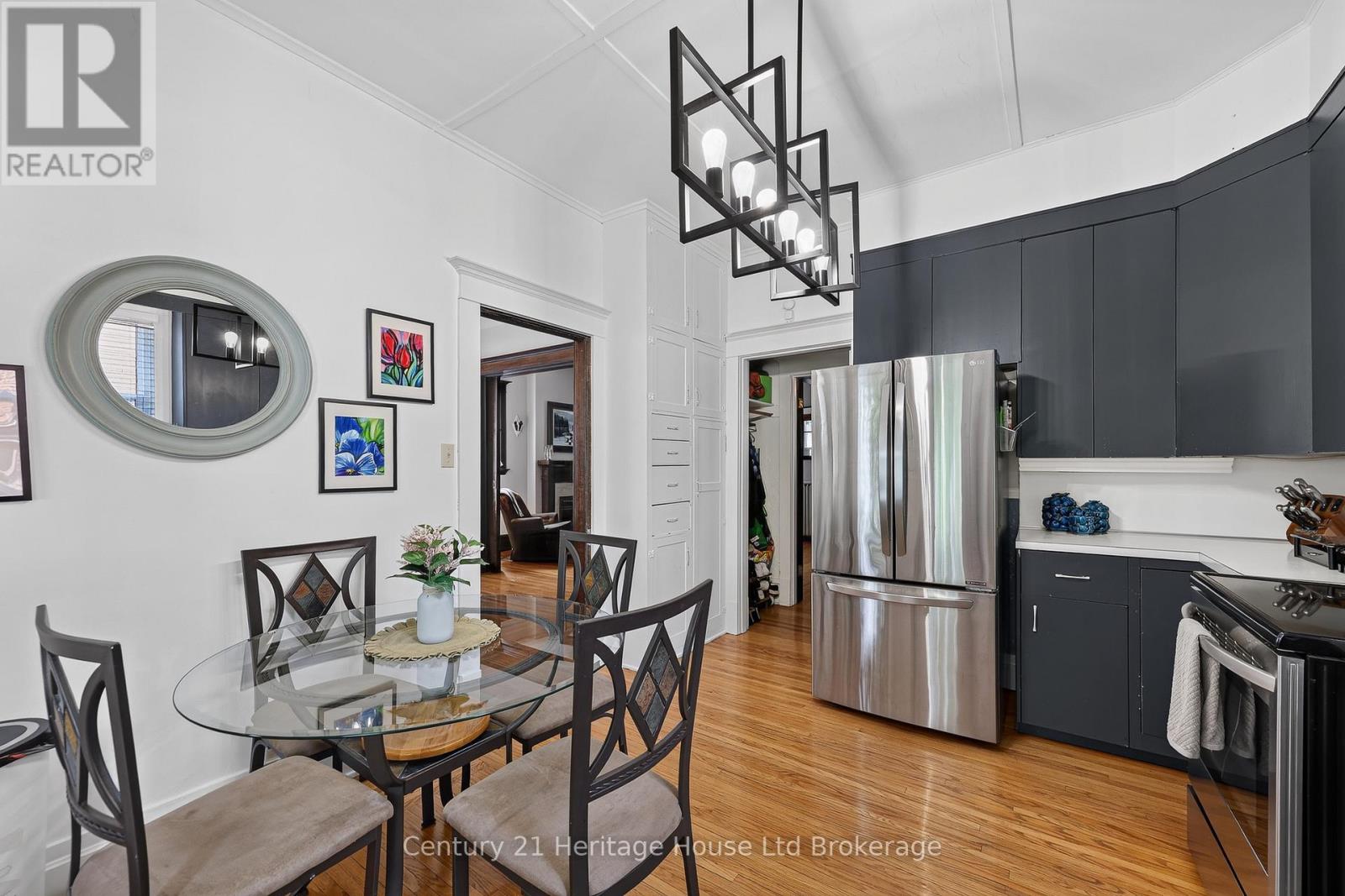 457 BULLER STREET - 17
