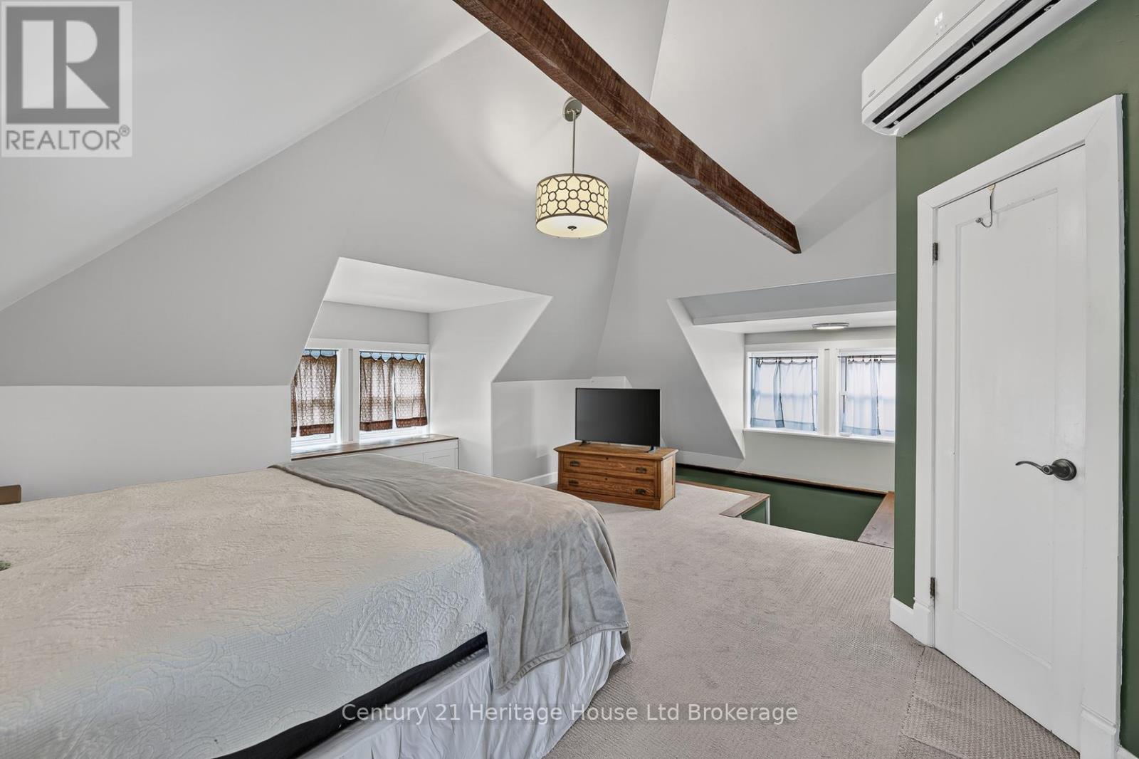 457 BULLER STREET - 30