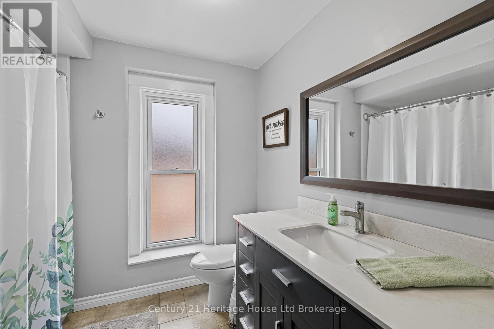 457 BULLER STREET - 27