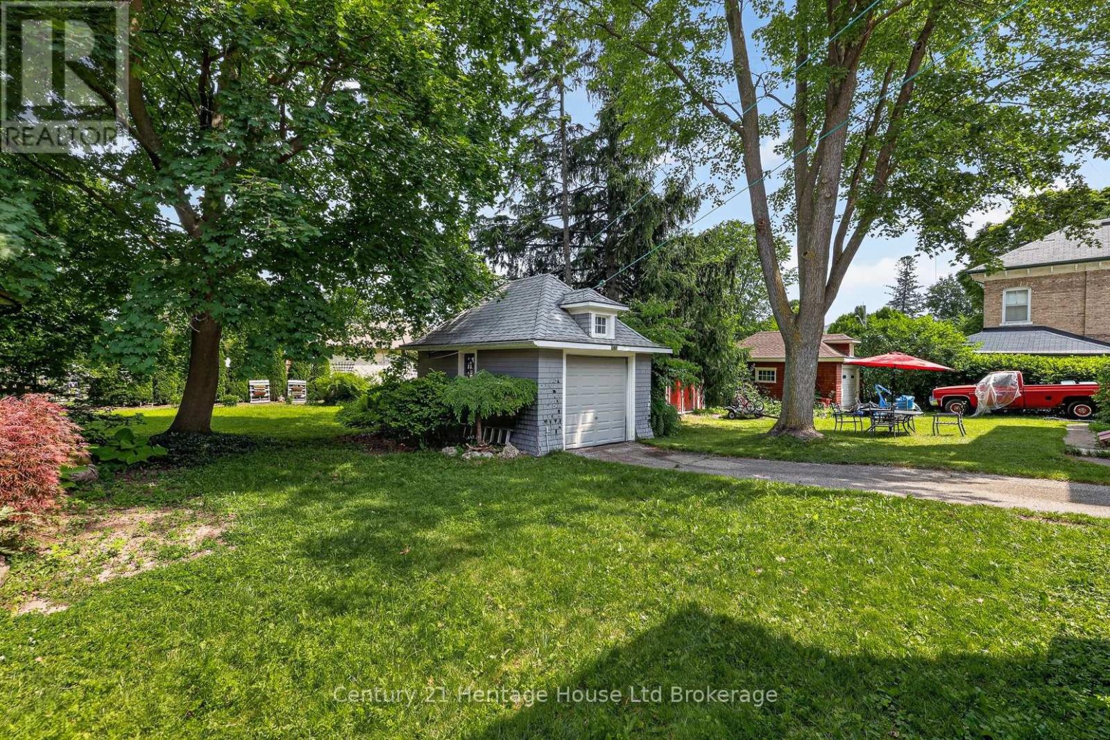 457 BULLER STREET - 35