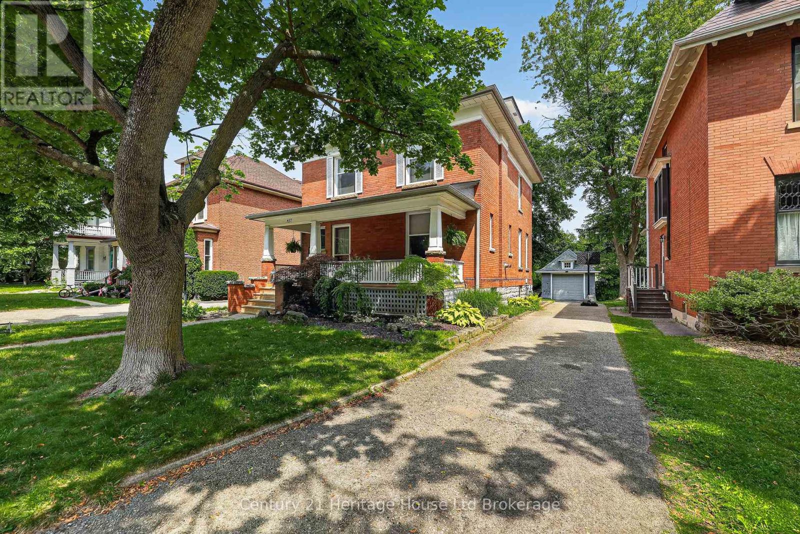 457 BULLER STREET - 4