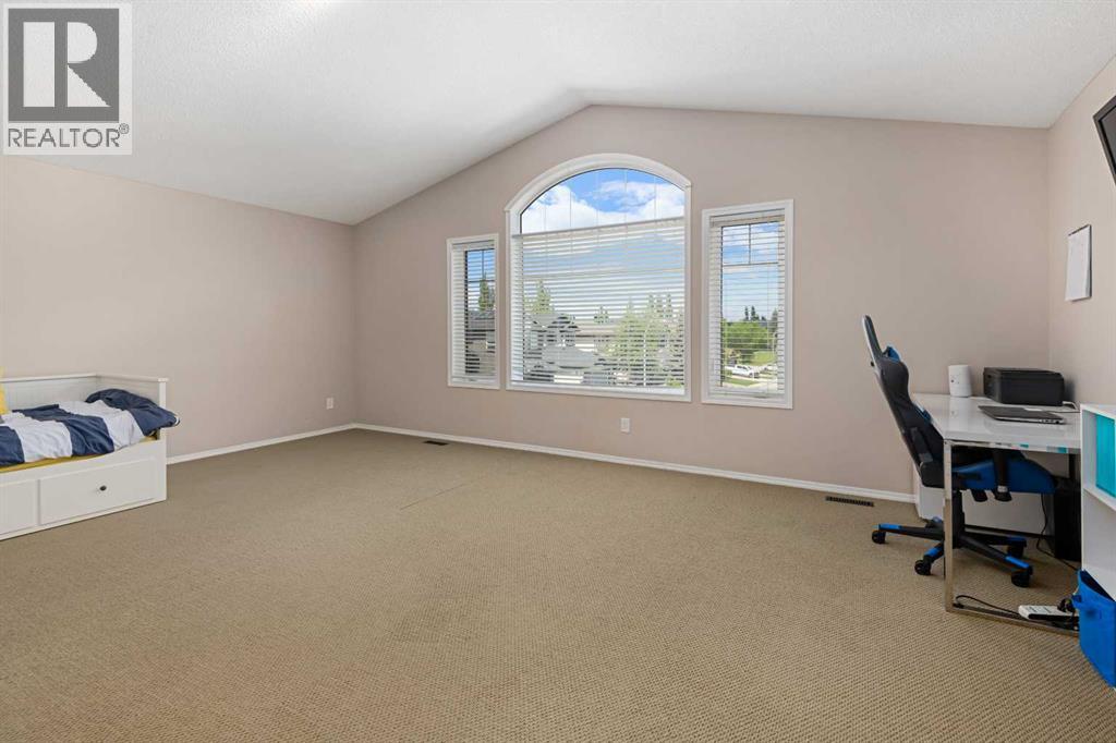 60 Chapala Square SE - 16