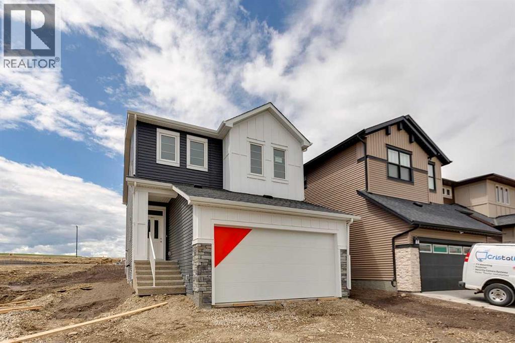 155 Vantage Crescent SW - 2