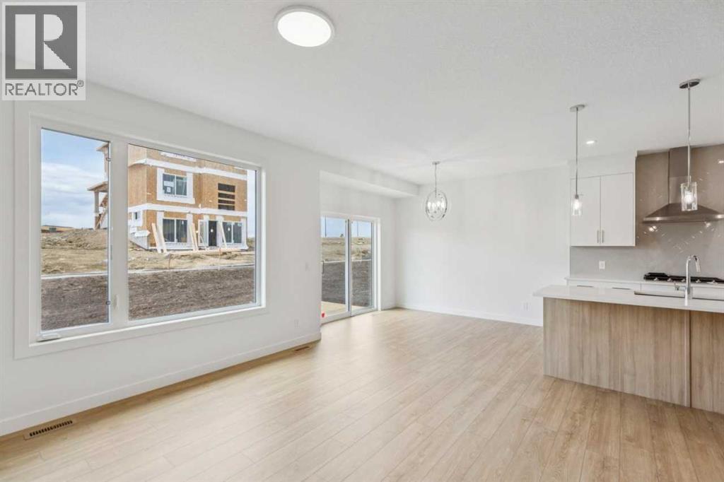 155 Vantage Crescent SW - 20
