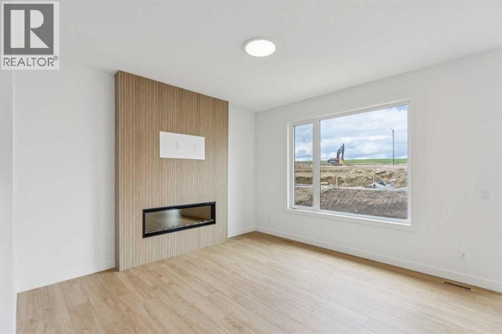 155 Vantage Crescent SW - 15