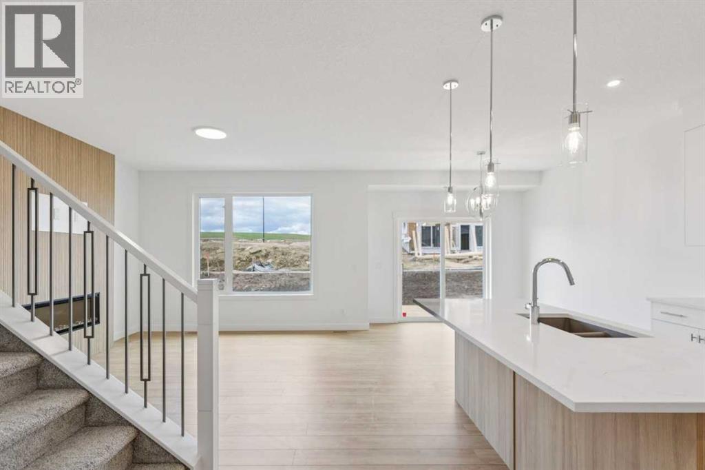 155 Vantage Crescent SW - 7