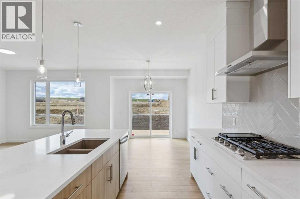 155 Vantage Crescent SW - 9