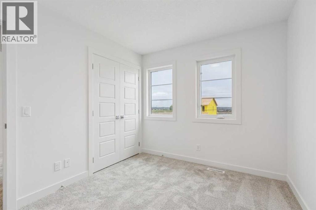 155 Vantage Crescent SW - 34