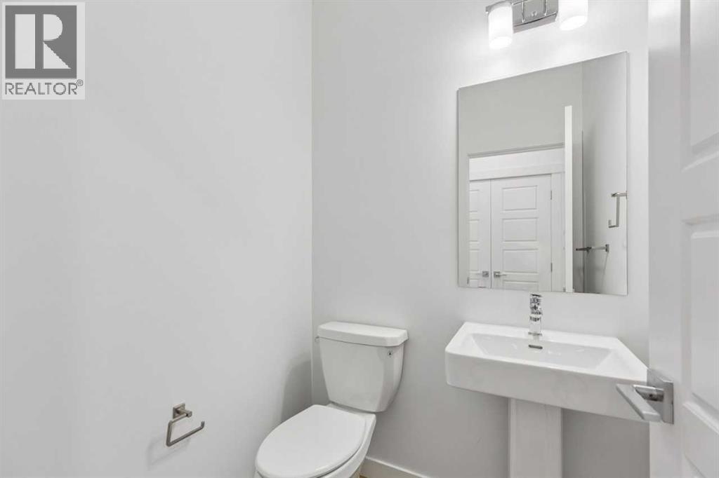155 Vantage Crescent SW - 22