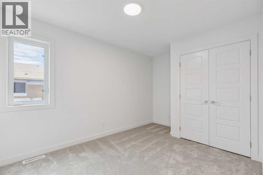 155 Vantage Crescent SW - 33