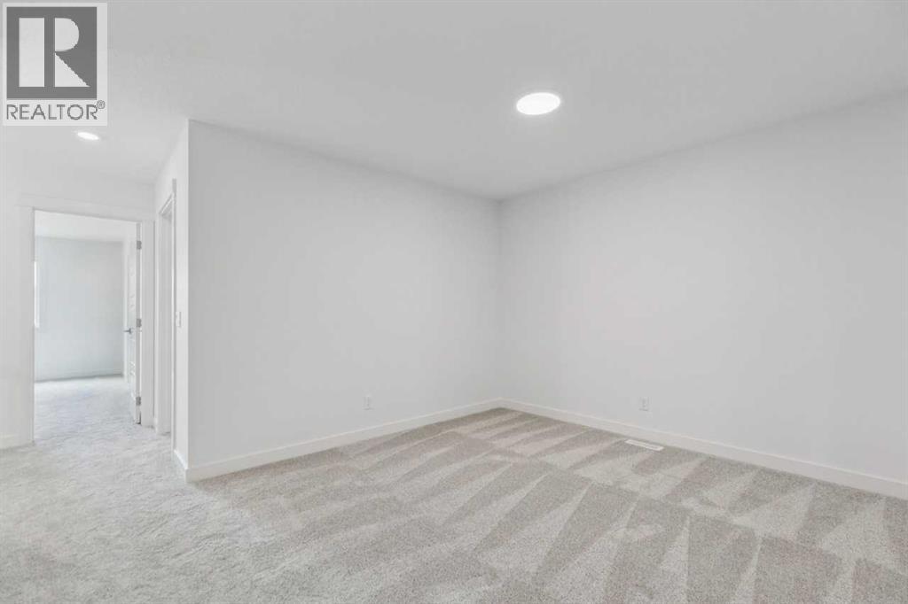 155 Vantage Crescent SW - 31
