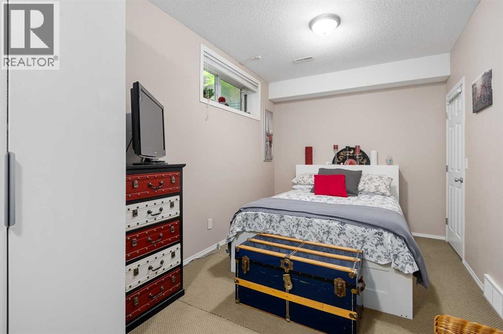 60 Chapala Square SE - 32