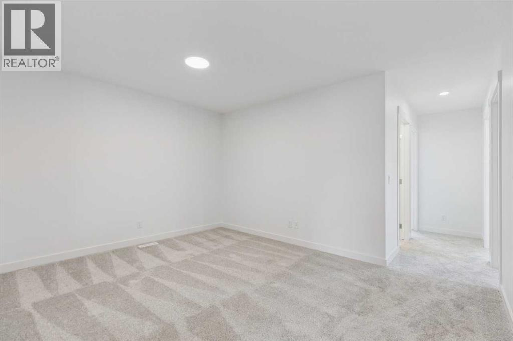 155 Vantage Crescent SW - 30