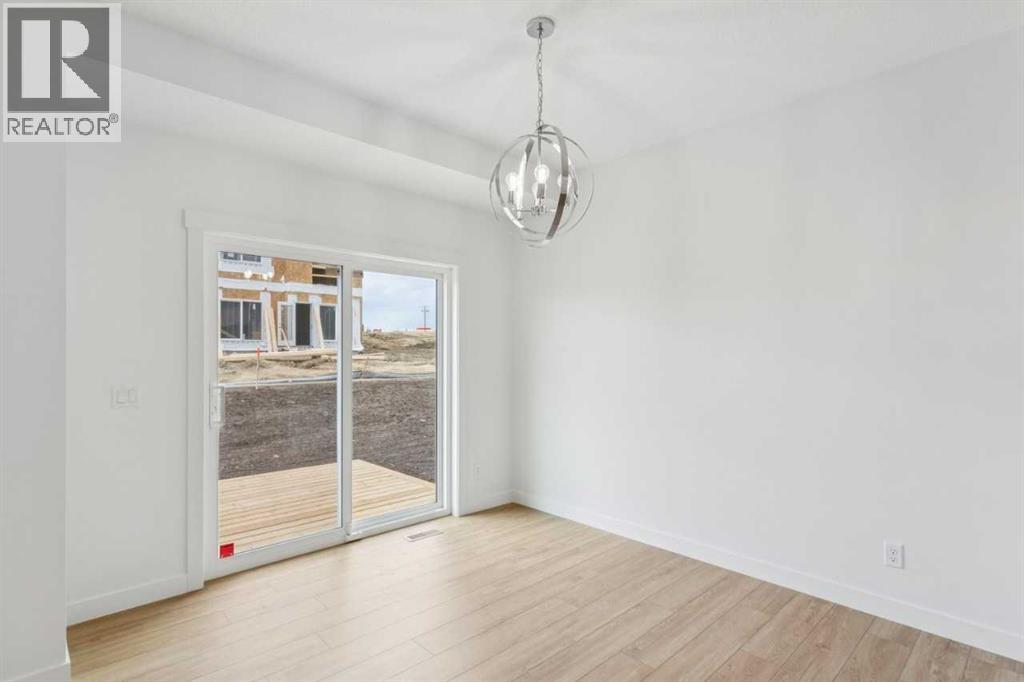 155 Vantage Crescent SW - 14
