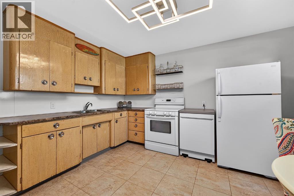 3723 2 Street NW - 32