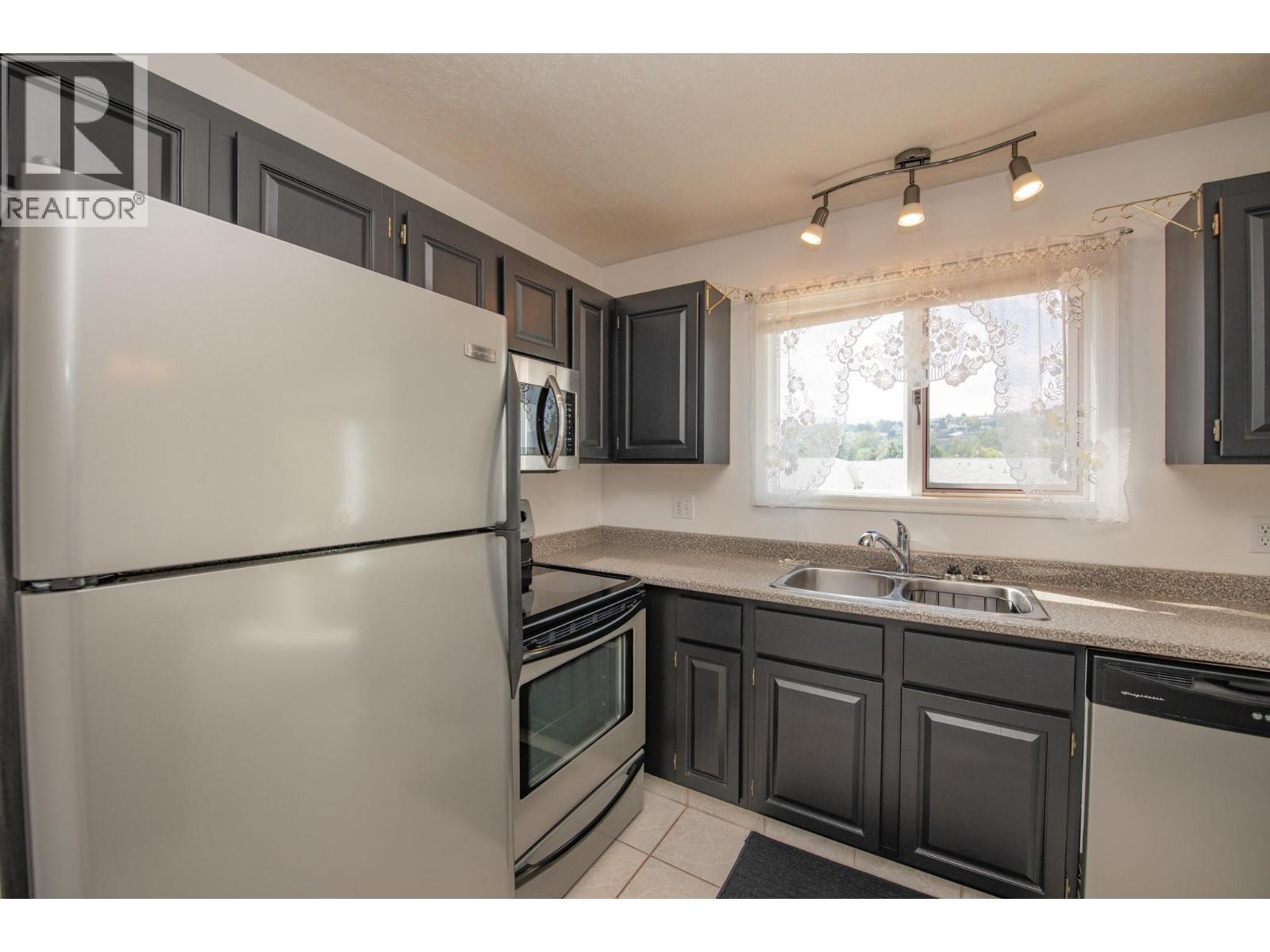 #203 4000 27 Avenue - 22