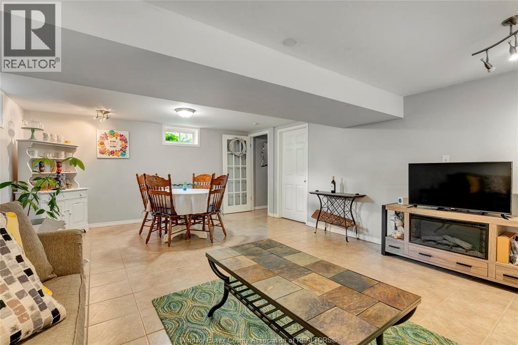 1545 VOLLANS STREET - 21