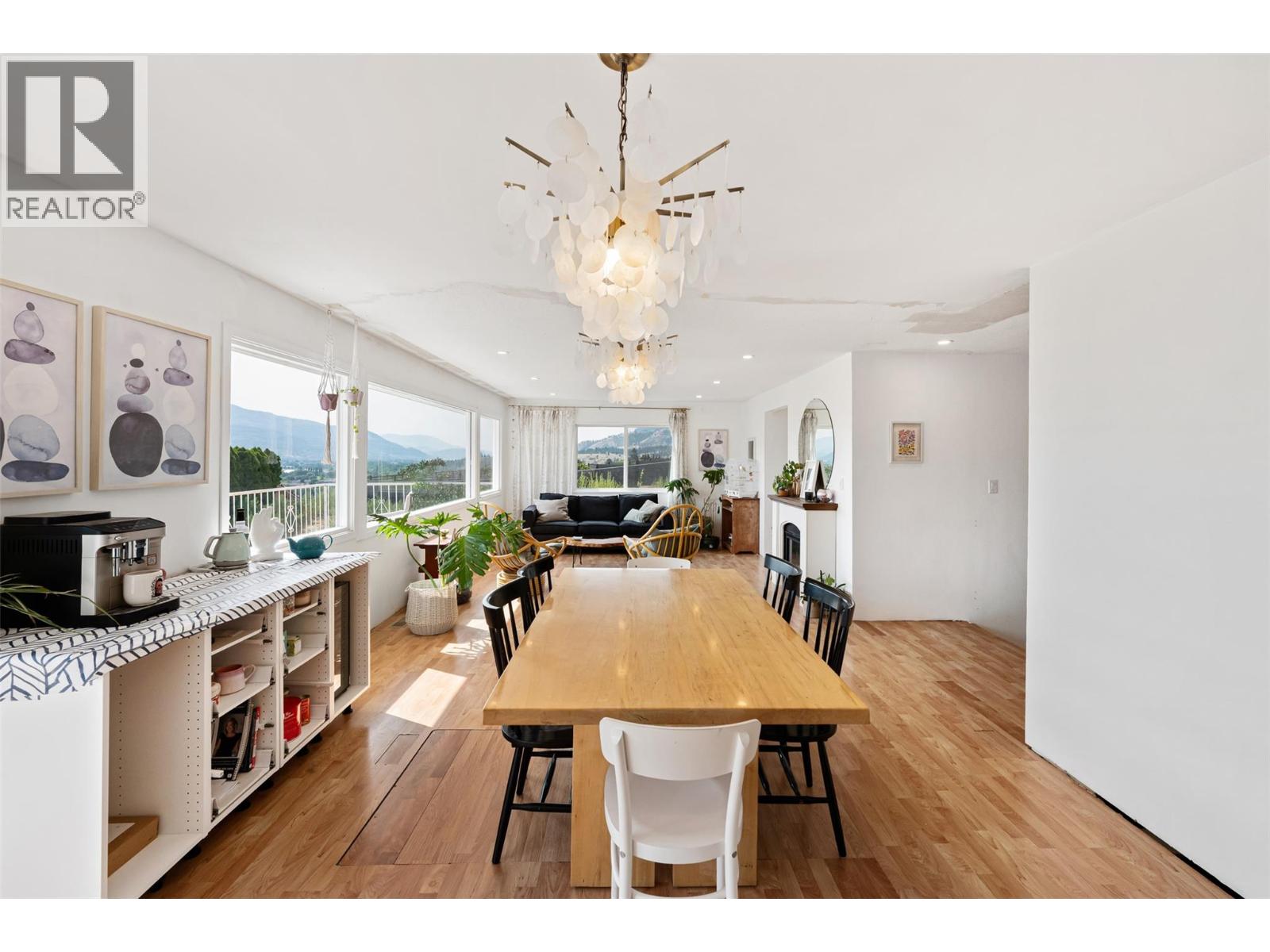 1617 SPARTON Drive, Penticton