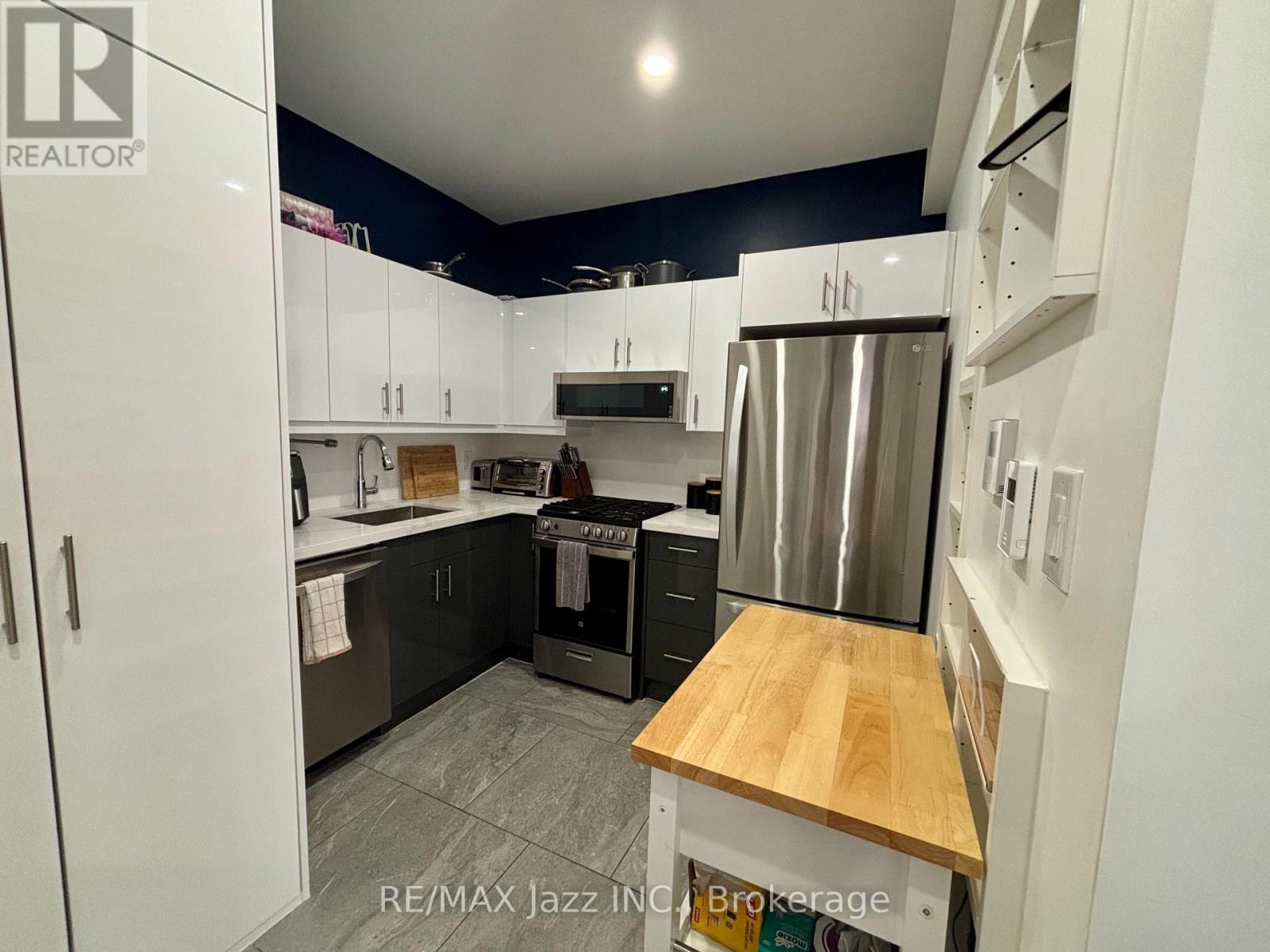 751 Phillip Murray Avenue — photo 10