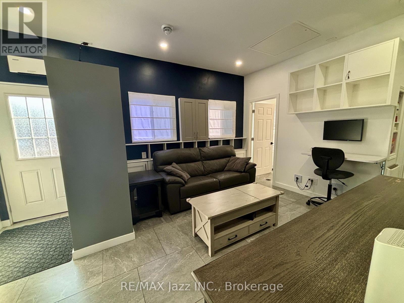 751 Phillip Murray Avenue, Oshawa (Lakeview), Ontario, L1J1J2, Oshawa (Lakeview), Ontario — photo 4 of 5