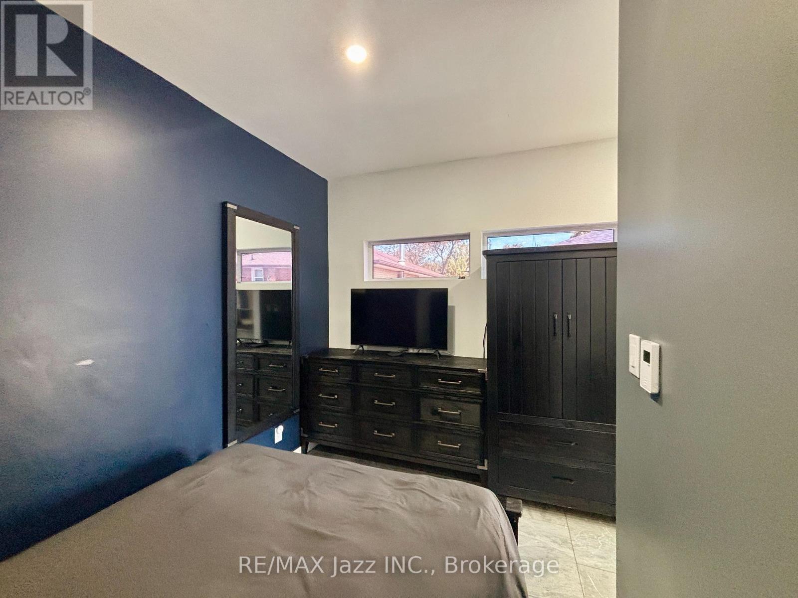 751 Phillip Murray Avenue — photo 8
