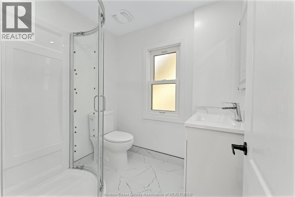 1245 GILES BOULEVARD East - 19