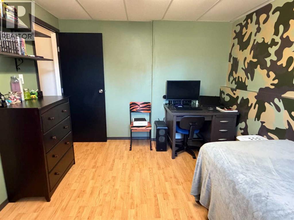 5214 45 Avenue - 29