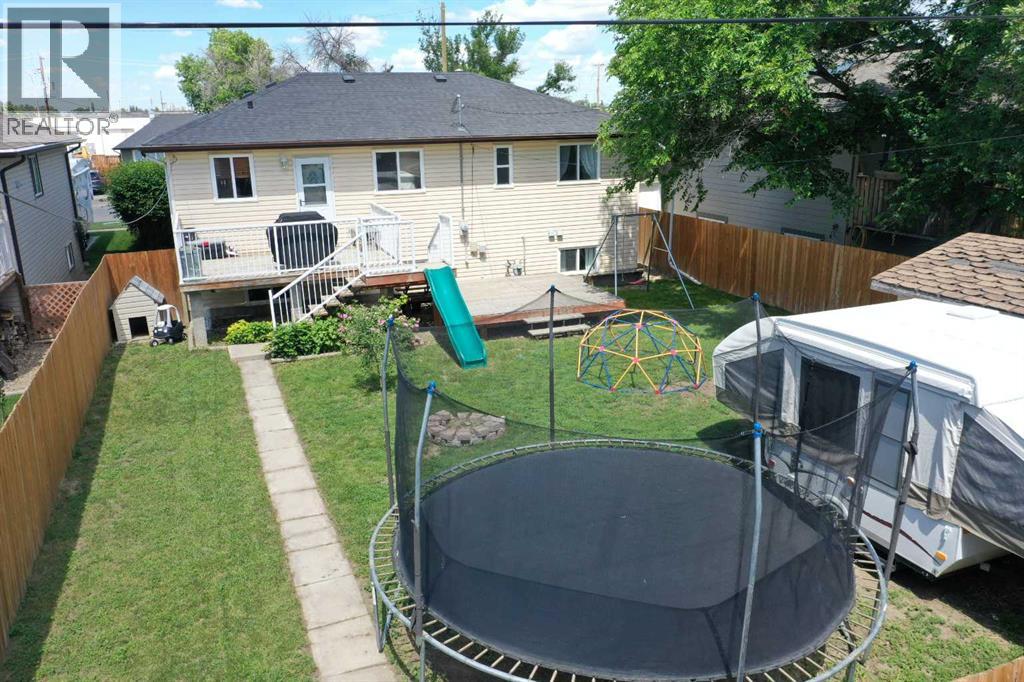 5214 45 Avenue - 4