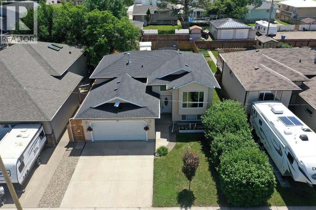 5214 45 Avenue - 2
