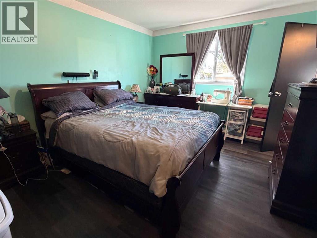 5214 45 Avenue - 19
