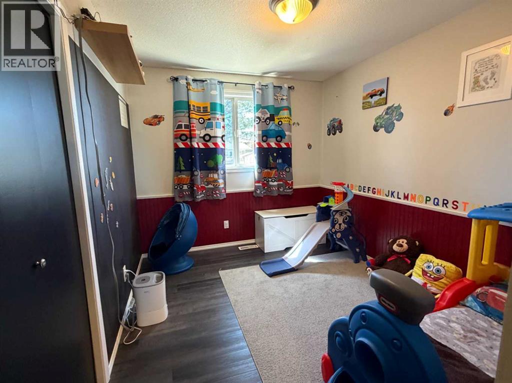 5214 45 Avenue - 15