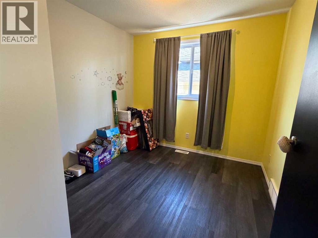 5214 45 Avenue - 17