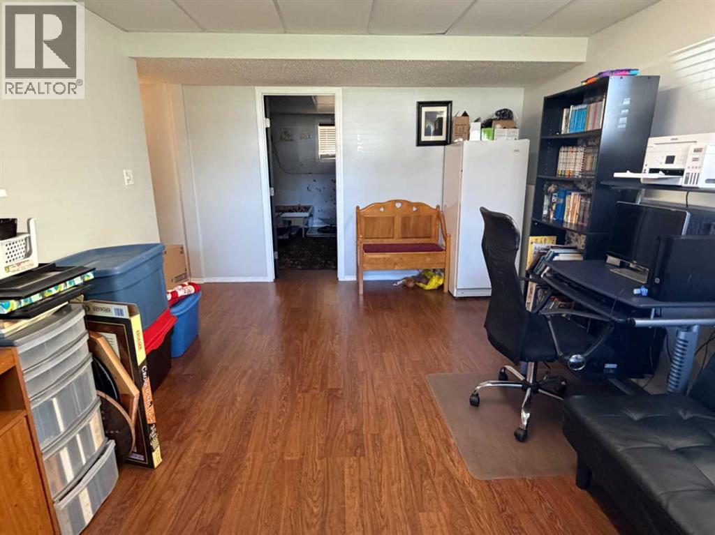 5214 45 Avenue - 24