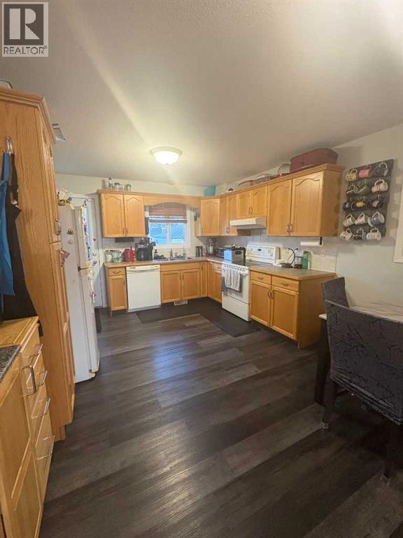 5214 45 Avenue - 37